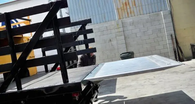 Old Trailer Lift Gate Replacement Orange County