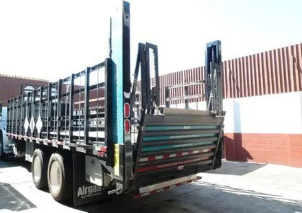 Lift Gate in Gas Cylinder Truck